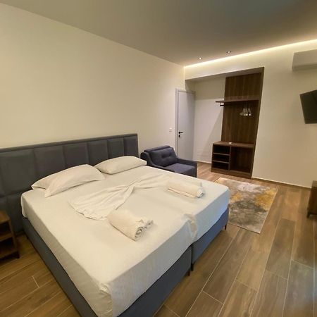 Adriatik Hotel Vlorë Екстериор снимка