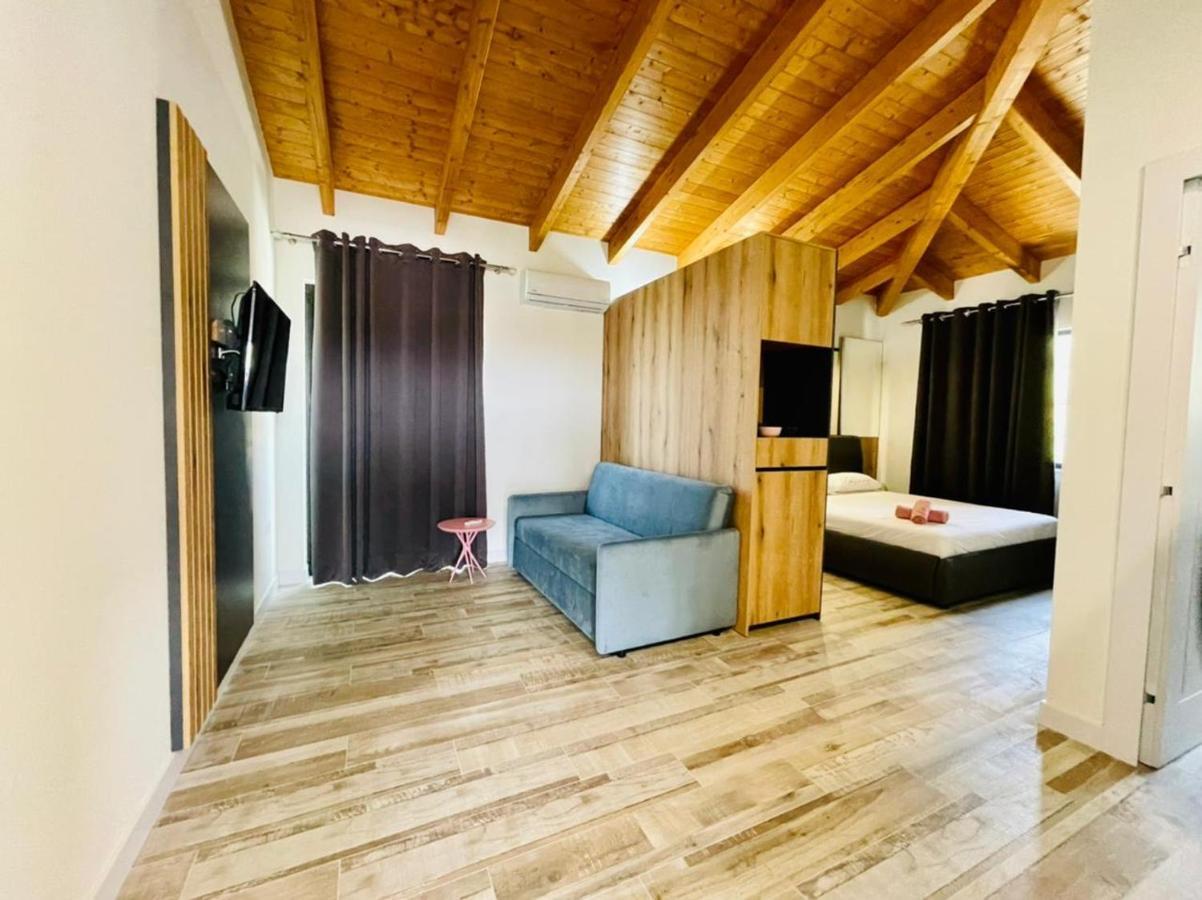 Adriatik Hotel Vlorë Екстериор снимка