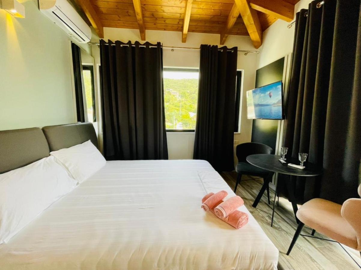 Adriatik Hotel Vlorë Екстериор снимка