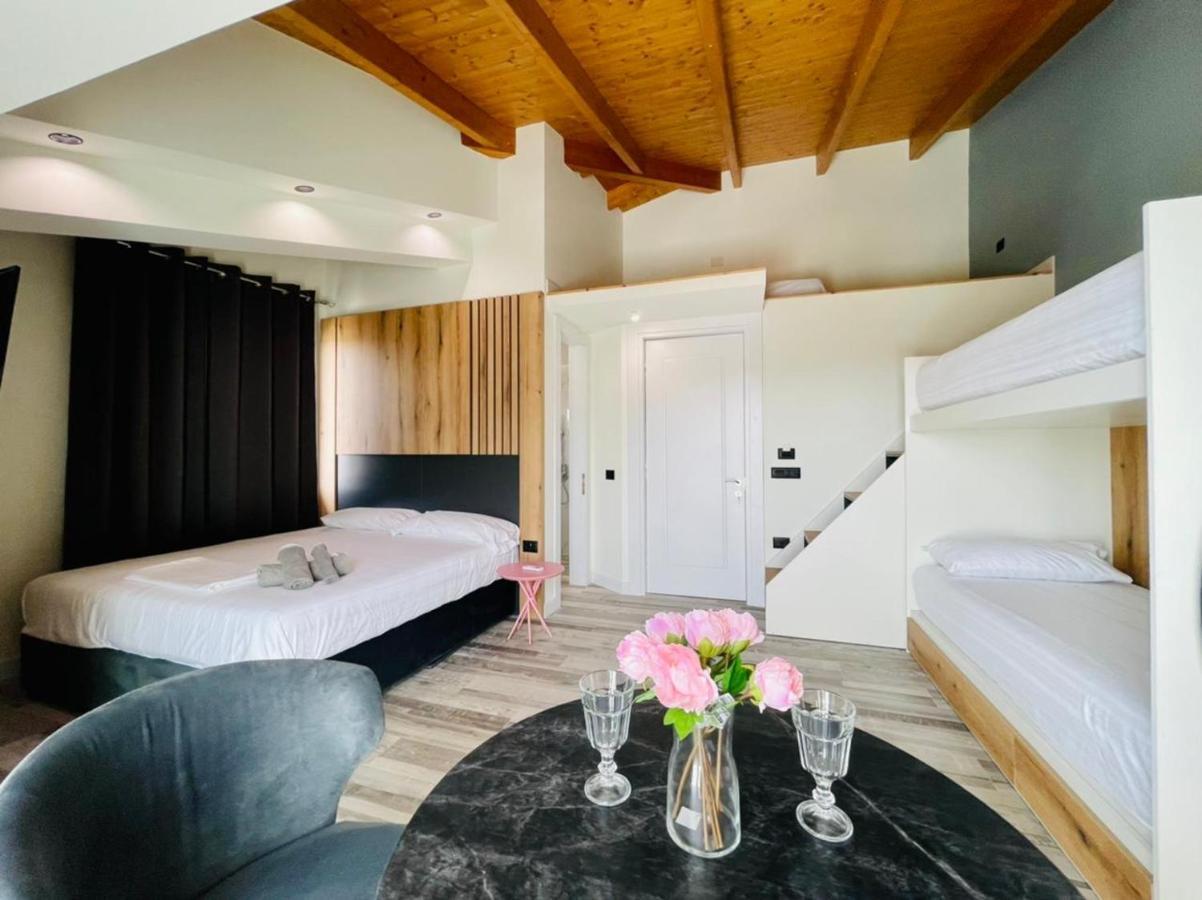 Adriatik Hotel Vlorë Екстериор снимка