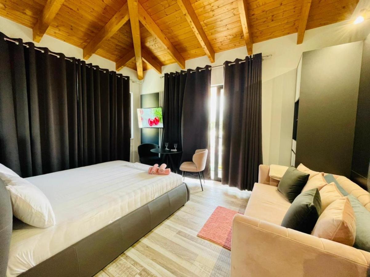 Adriatik Hotel Vlorë Екстериор снимка