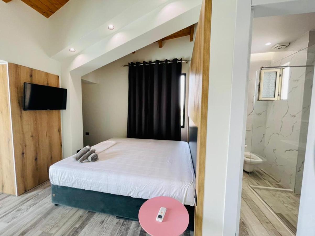 Adriatik Hotel Vlorë Екстериор снимка