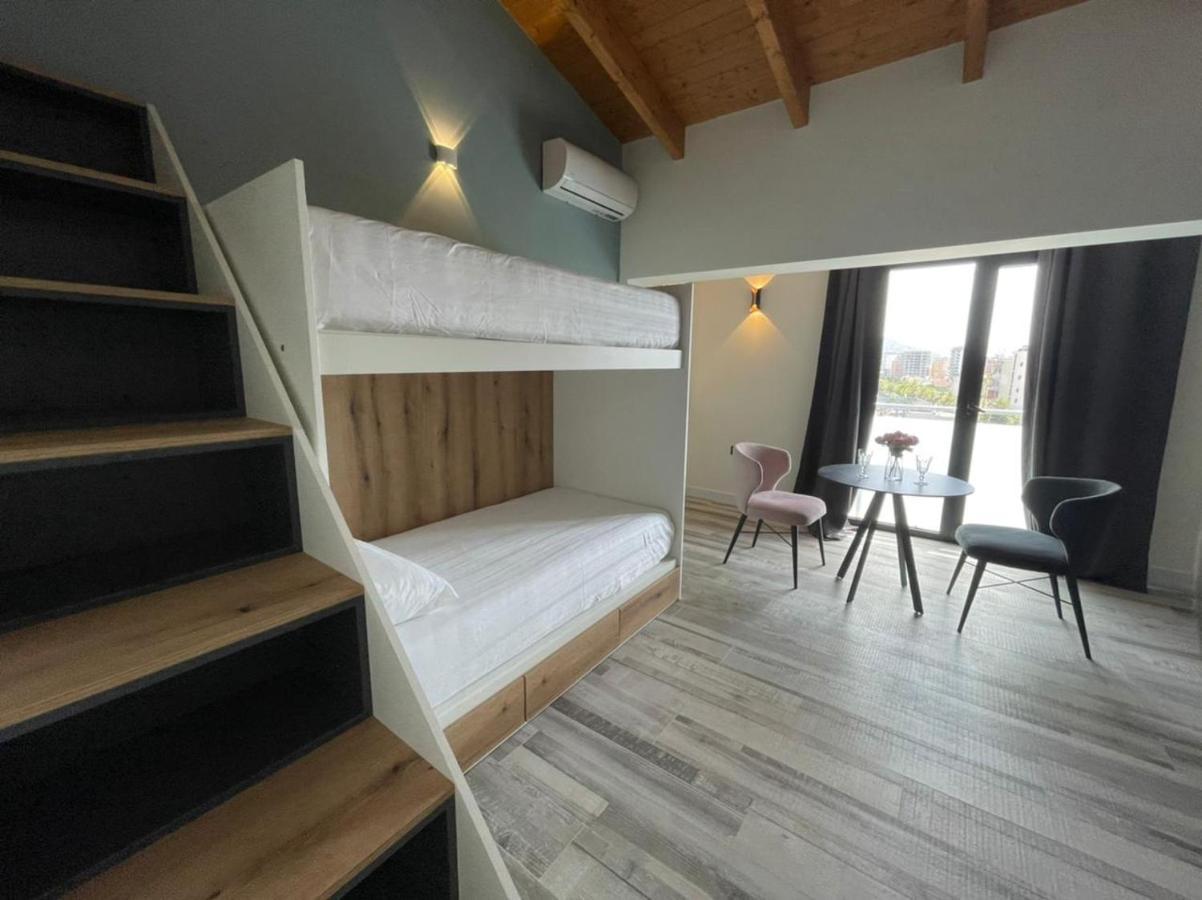 Adriatik Hotel Vlorë Екстериор снимка