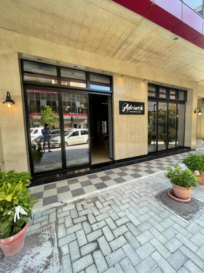 Adriatik Hotel Vlorë Екстериор снимка