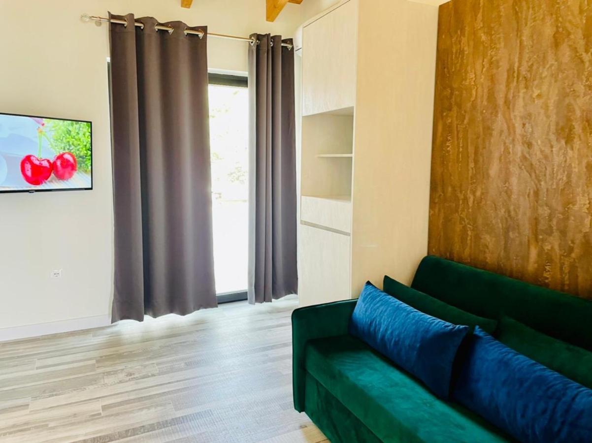Adriatik Hotel Vlorë Екстериор снимка