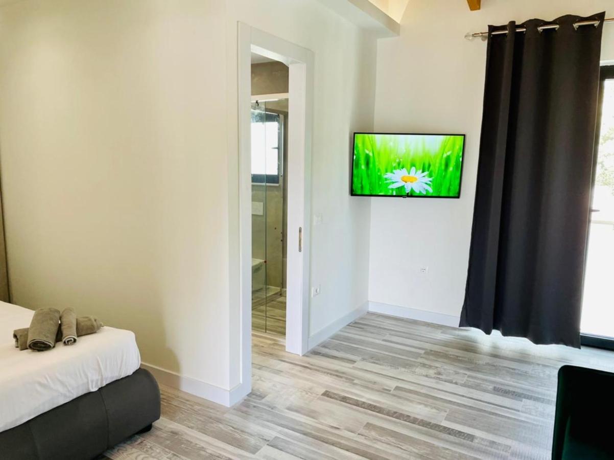 Adriatik Hotel Vlorë Екстериор снимка