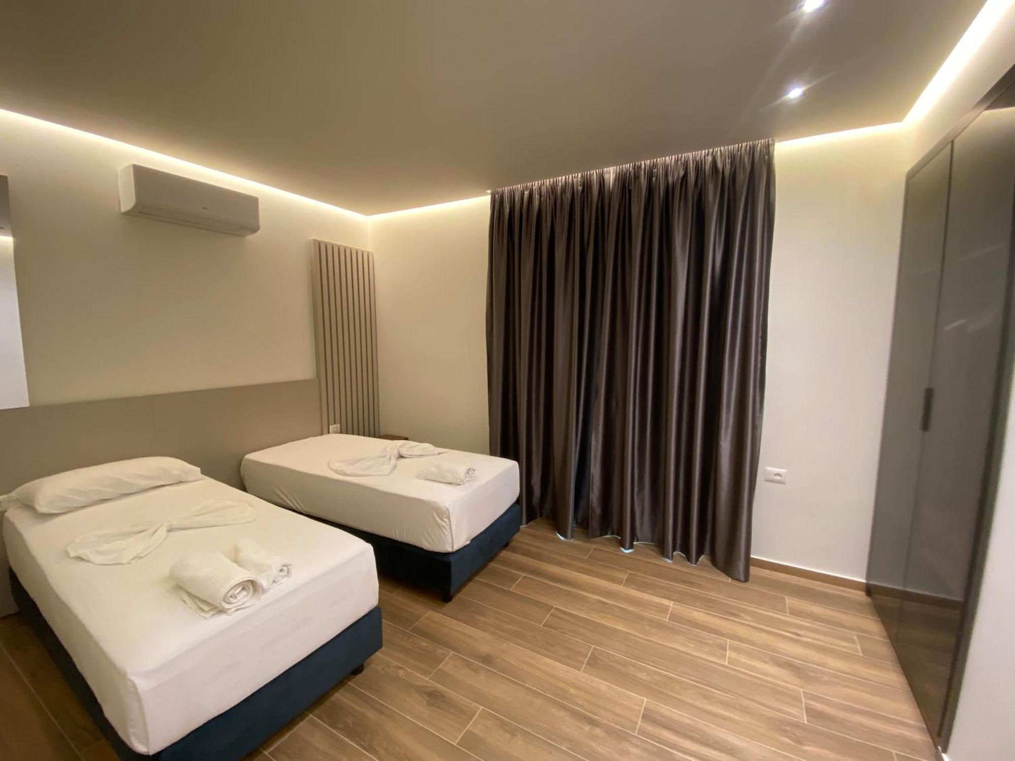 Adriatik Hotel Vlorë Екстериор снимка